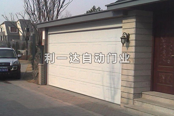 遙控車(chē)庫(kù)門(mén)廠(chǎng)商