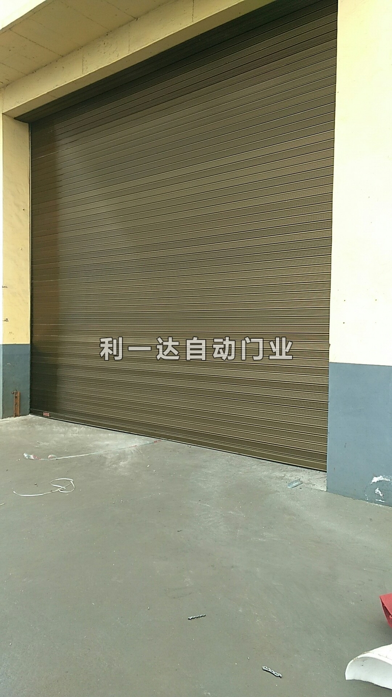 香檳色電泳鋁合金門