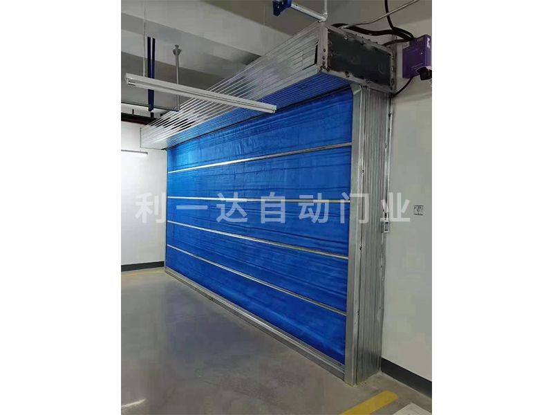 無(wú)機(jī)布防火卷簾門(mén)